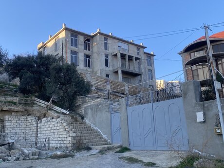12 otaqlı həyət evi/bağ evi - Həzi Aslanov m. - 200 m²