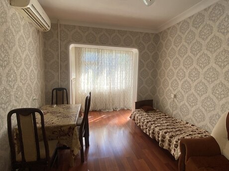 2 otaqlı köhnə tikili - Azadlıq Prospekti m. - 45 m²