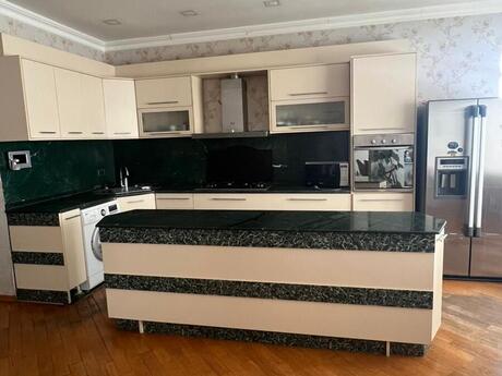 3-комн. новостройка - Наримановский  р. - 158 м²