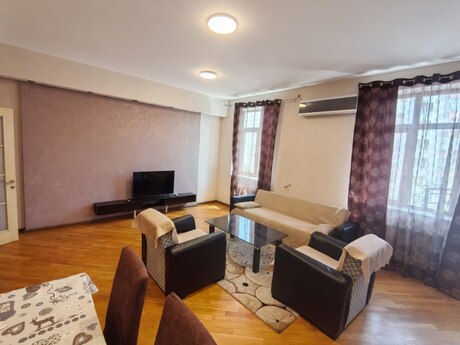 2 otaqlı yeni tikili - 8 Noyabr m. - 95 m²