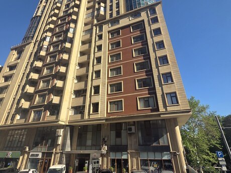 4 otaqlı yeni tikili - 28 May m. - 255 m²