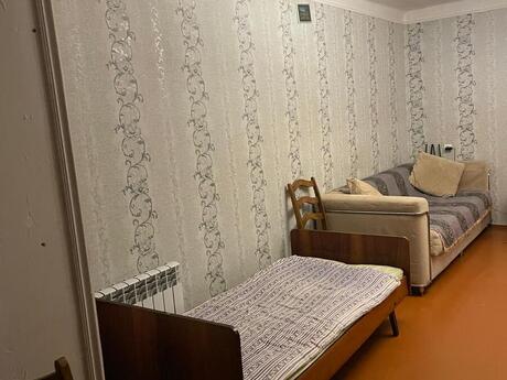 1 otaqlı köhnə tikili - Elmlər Akademiyası m. - 32 m²