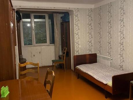 1 otaqlı köhnə tikili - Elmlər Akademiyası m. - 32 m²