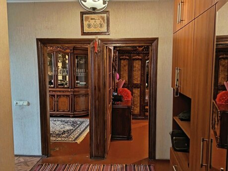 4 otaqlı köhnə tikili - Azadlıq Prospekti m. - 110 m²