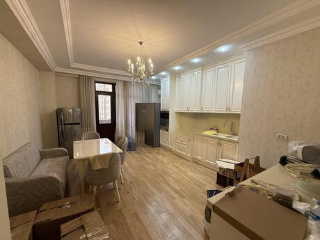 4 otaqlı yeni tikili - 28 May m. - 185 m²