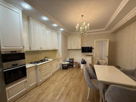 4 otaqlı yeni tikili - 28 May m. - 185 m²