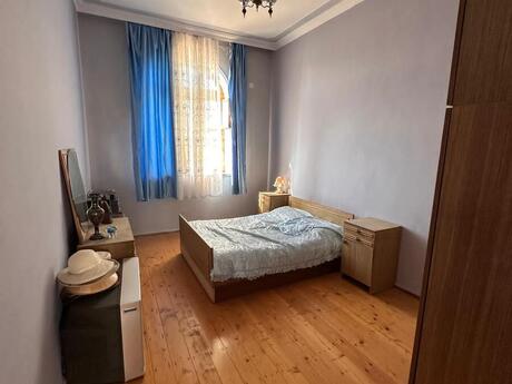 5 otaqlı həyət evi/bağ evi - Görədil q. - 350 m²