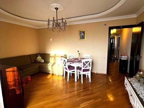 2 otaqlı köhnə tikili - 9-cu mikrorayon q. - 60 m²