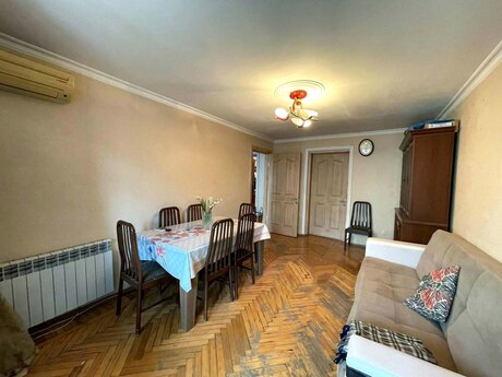 3 otaqlı köhnə tikili - Elmlər Akademiyası m. - 80 m²