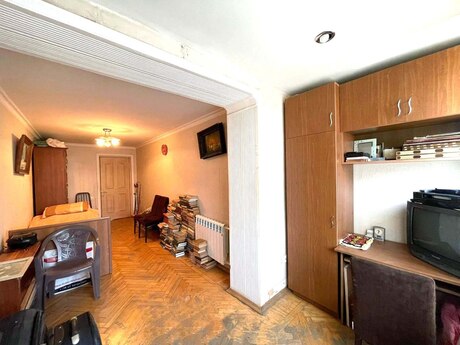 3 otaqlı köhnə tikili - Elmlər Akademiyası m. - 80 m²