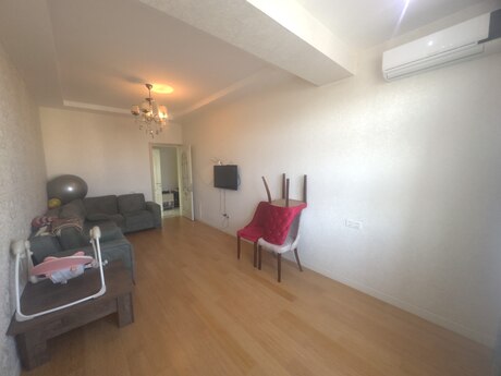 2 otaqlı yeni tikili - İnşaatçılar m. - 70 m²