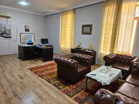 Obyekt - Nizami m. - 330 m²