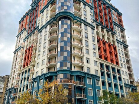 4 otaqlı yeni tikili - Nəsimi r. - 180.6 m²