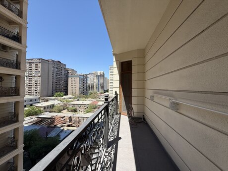 4 otaqlı mənzil, 175 m², 28 May: 1 250 000 ₼ 5