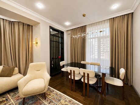 4-комн. новостройка - м. 28 мая - 174 м²