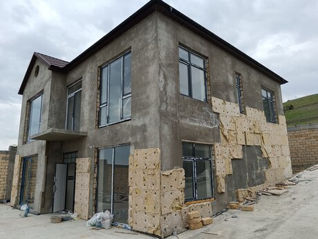 8 otaqlı həyət evi/bağ evi - Novxanı q. - 264 m²