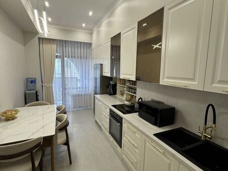 3 otaqlı yeni tikili - Səbail r. - 140 m²