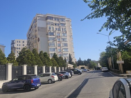 2-комн. новостройка - м. Насими - 100 м²