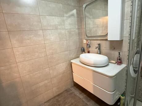 3 otaqlı yeni tikili - İnşaatçılar m. - 80 m²
