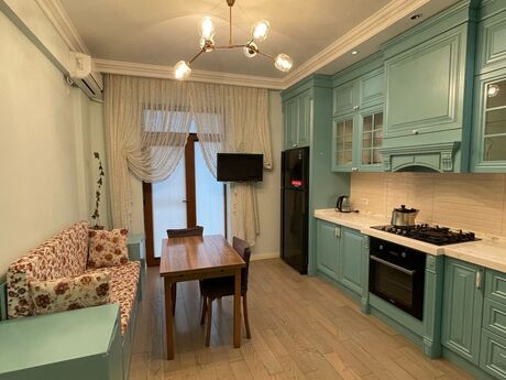 4 otaqlı yeni tikili - Elmlər Akademiyası m. - 140 m²