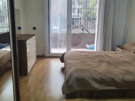 3 otaqlı köhnə tikili - İnşaatçılar m. - 80 m²