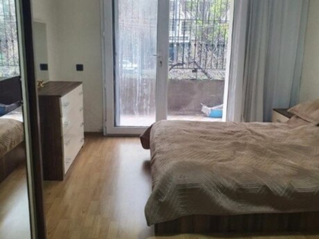 3 otaqlı köhnə tikili - İnşaatçılar m. - 80 m²