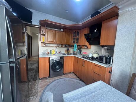 4 otaqlı köhnə tikili - Neftçilər m. - 100 m²
