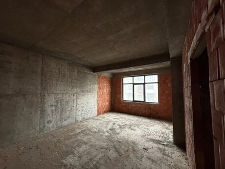 4 otaqlı yeni tikili - Bakıxanov q. - 131 m²
