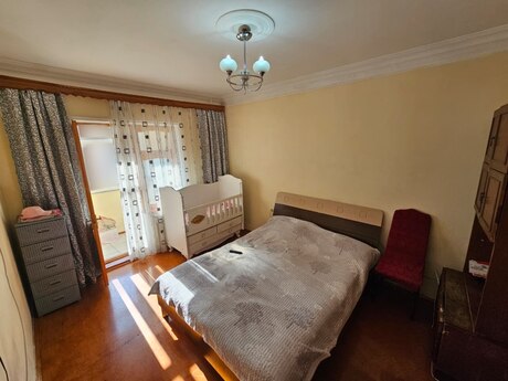2 otaqlı köhnə tikili - Yeni Günəşli q. - 55 m²