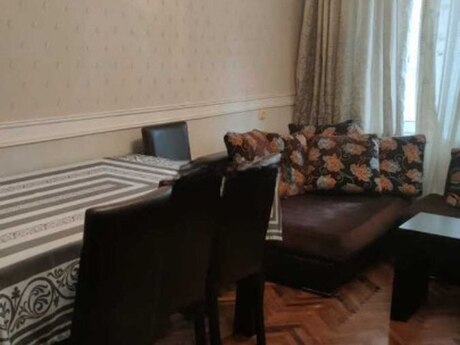 3 otaqlı köhnə tikili - Memar Əcəmi m. - 62 m²