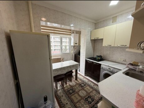 2 otaqlı köhnə tikili - Gənclik m. - 65 m²