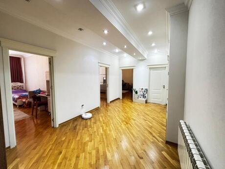 Elan №6121116 - Bakı, Qara Qarayev m., 3 otaqlı, 120 m², 11/17 mərtəbə
