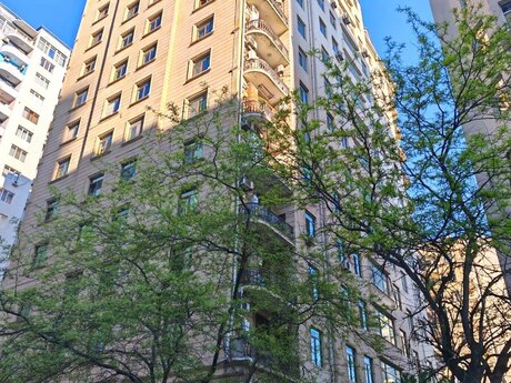 3-комн. новостройка - м. Низами - 147 м²