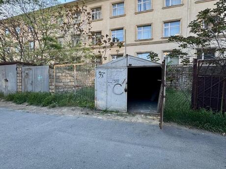 Qaraj - Elmlər Akademiyası m. - 18 m²