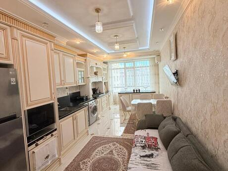 3 otaqlı yeni tikili - Elmlər Akademiyası m. - 170 m²