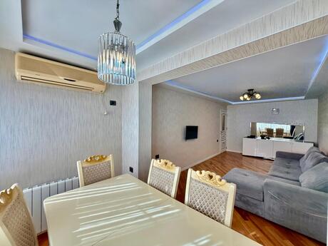 3 otaqlı köhnə tikili - Neftçilər m. - 70 m²