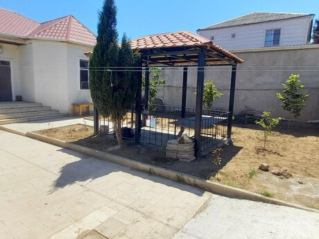 3 otaqlı həyət evi/bağ evi - Saray q. - 95 m²