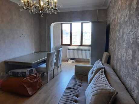 2 otaqlı köhnə tikili - 8-ci mikrorayon q. - 65 m²