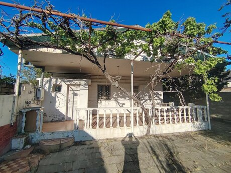 4 otaqlı həyət evi/bağ evi - Albalılıq q. - 150 m²