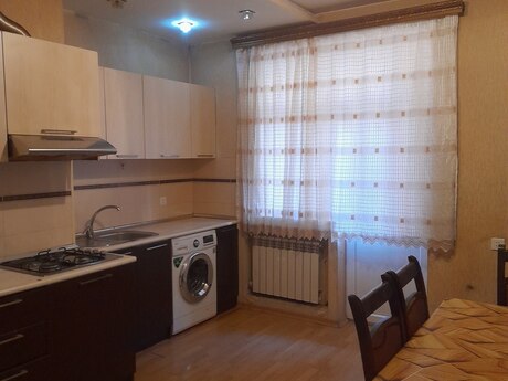 1 otaqlı yeni tikili - İnşaatçılar m. - 50 m²