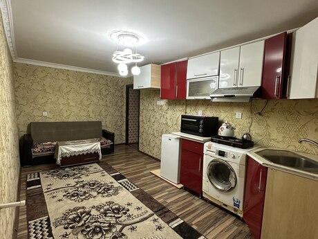 2 otaqlı həyət evi/bağ evi - Zabrat q. - 50 m²