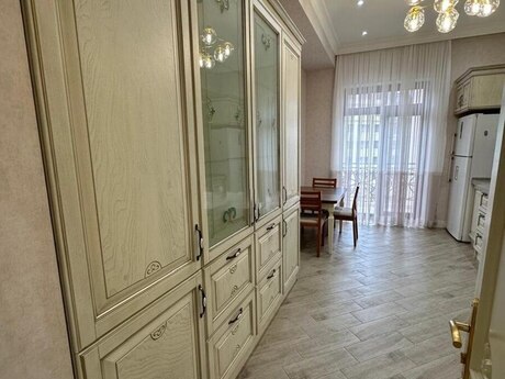 3 otaqlı yeni tikili - Şah İsmayıl Xətai m. - 137 m²