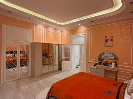 3-комн. вторичка - м. 28 мая - 120 м²