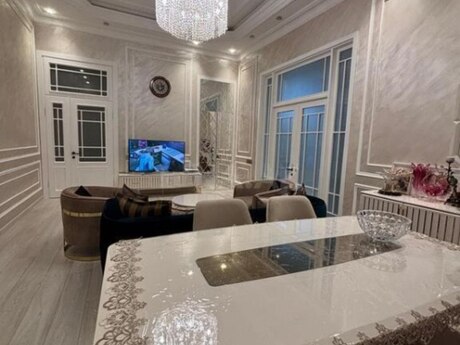 3-комн. вторичка - м. 28 мая - 120 м²