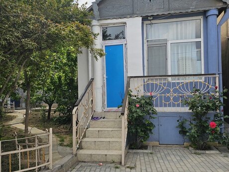 2 otaqlı həyət evi/bağ evi - Azadlıq Prospekti m. - 40 m²
