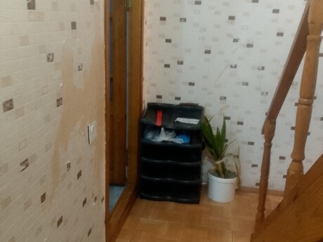 3 otaqlı həyət evi/bağ evi - İnşaatçılar m. - 70 m²