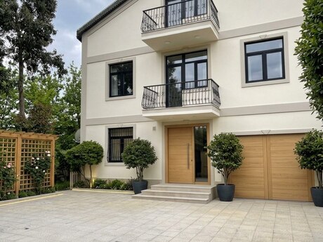 6 otaqlı həyət evi/bağ evi - Xocəsən m. - 450 m²