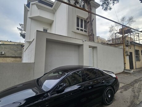 7 otaqlı həyət evi/bağ evi - Yasamal q. - 210 m²