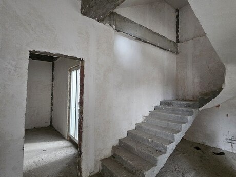 7 otaqlı həyət evi/bağ evi - Yasamal q. - 210 m²