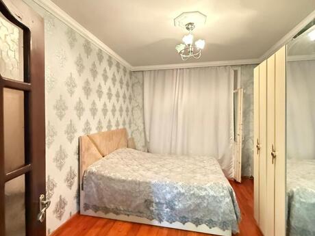 3 otaqlı köhnə tikili - Azadlıq Prospekti m. - 90 m²